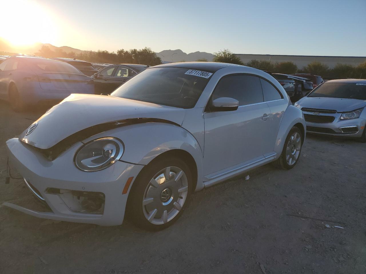 VOLKSWAGEN BEETLE SE 2019