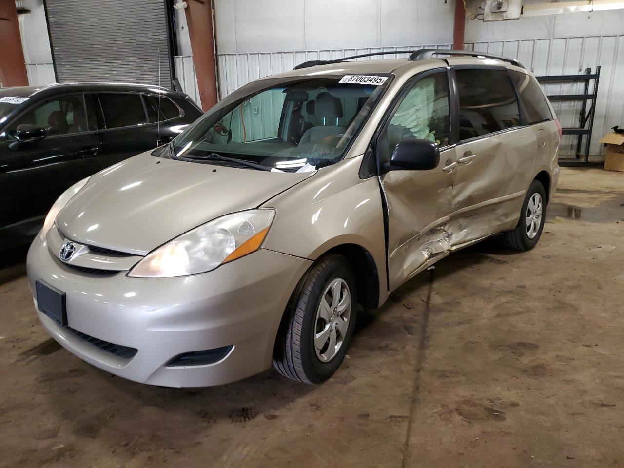 TOYOTA SIENNA CE 2010