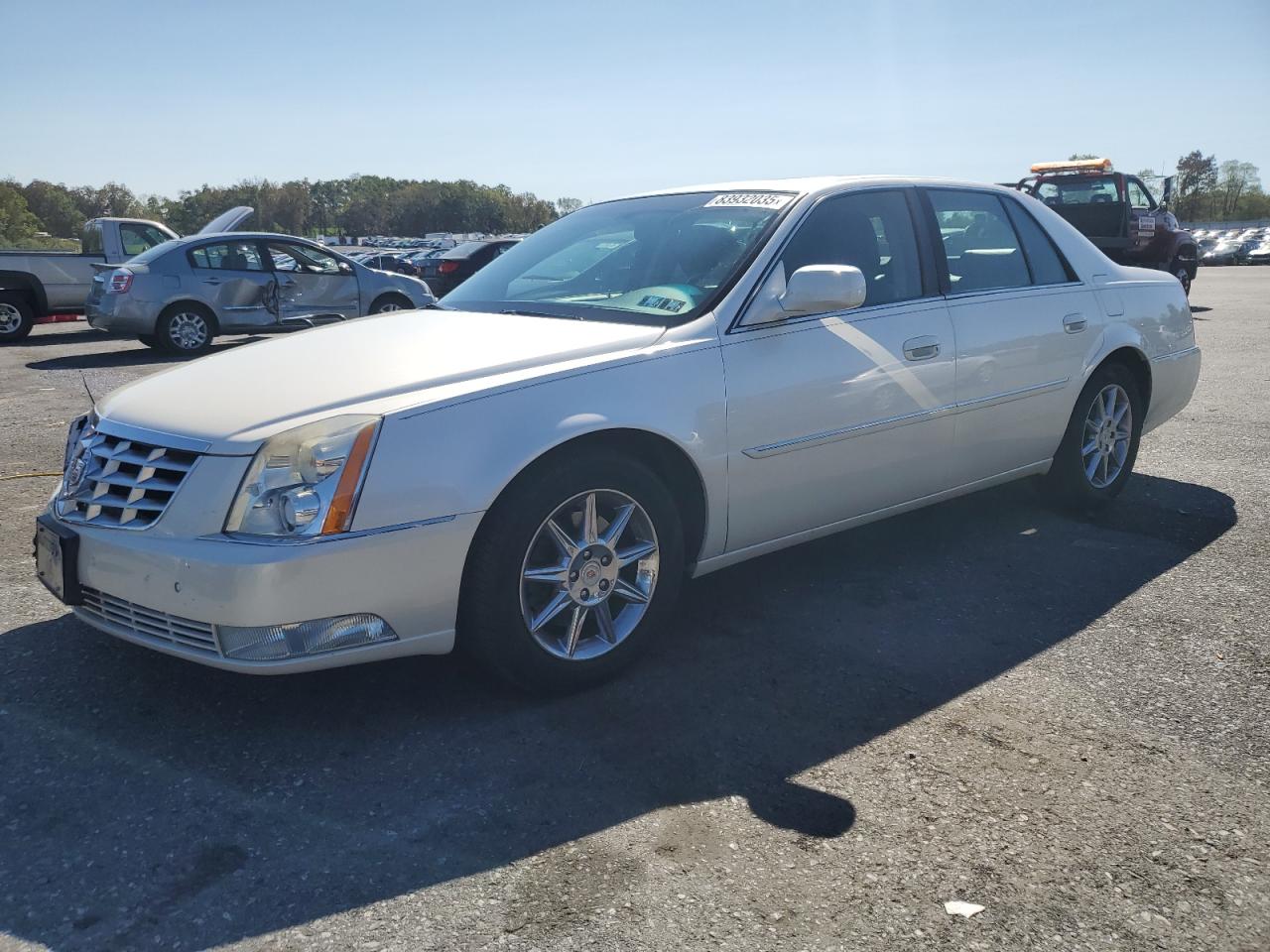 CADILLAC DTS LUXURY 2011