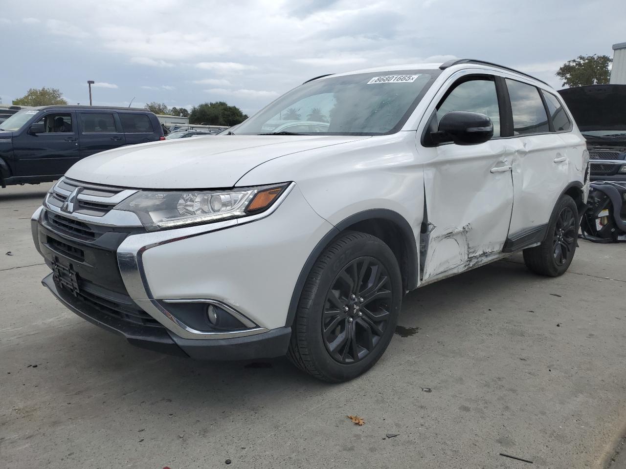 MITSUBISHI OUTLANDER 2018