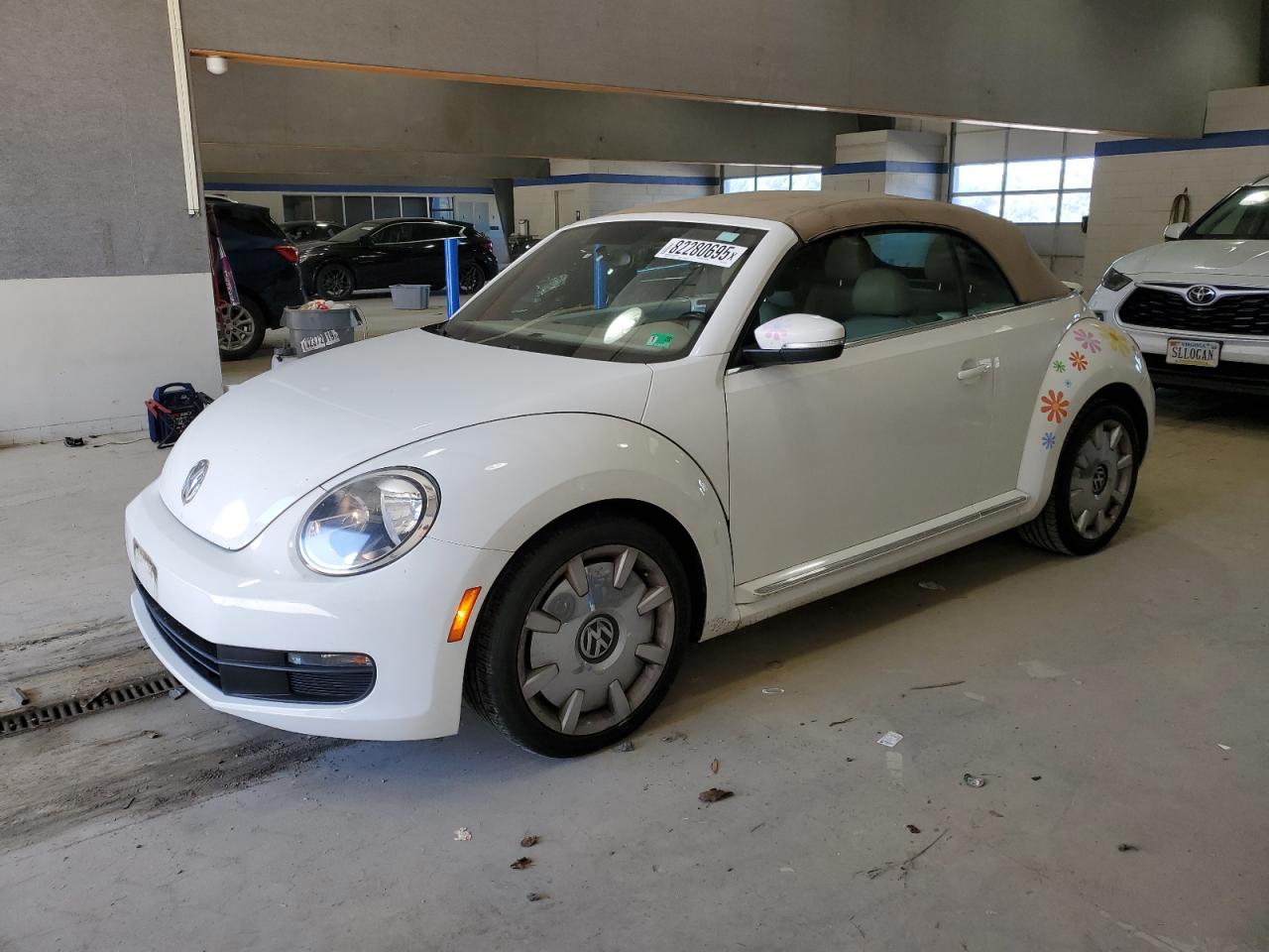 VOLKSWAGEN BEETLE 2013