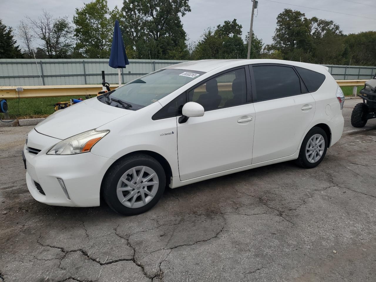 TOYOTA PRIUS V 2013