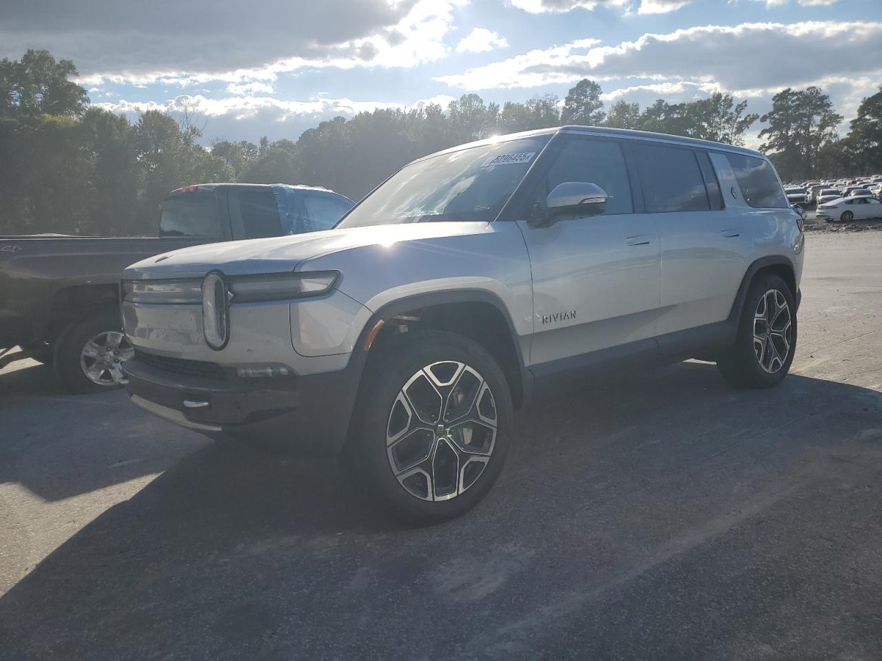 RIVIAN R1S ADVENT 2025