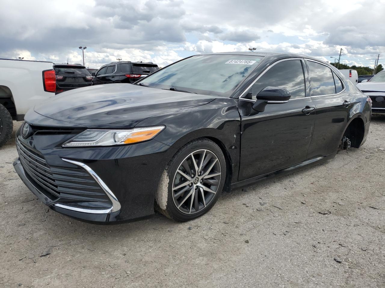 TOYOTA CAMRY 2023