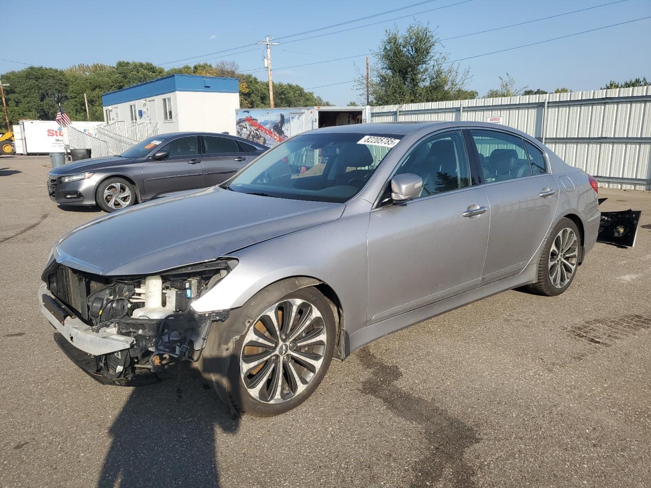 HYUNDAI GENESIS 5. 2012