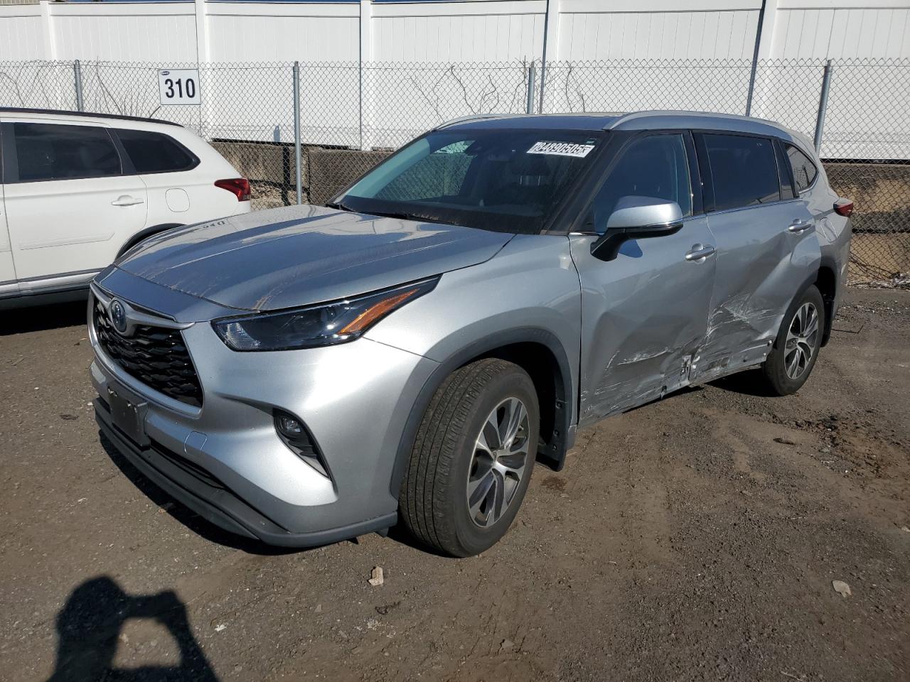 TOYOTA HIGHLANDER HYBRID XLE 2022