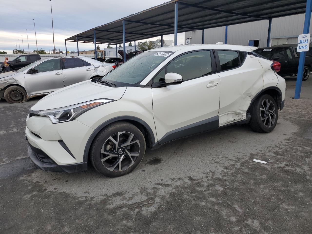 TOYOTA C-HR XLE 2019
