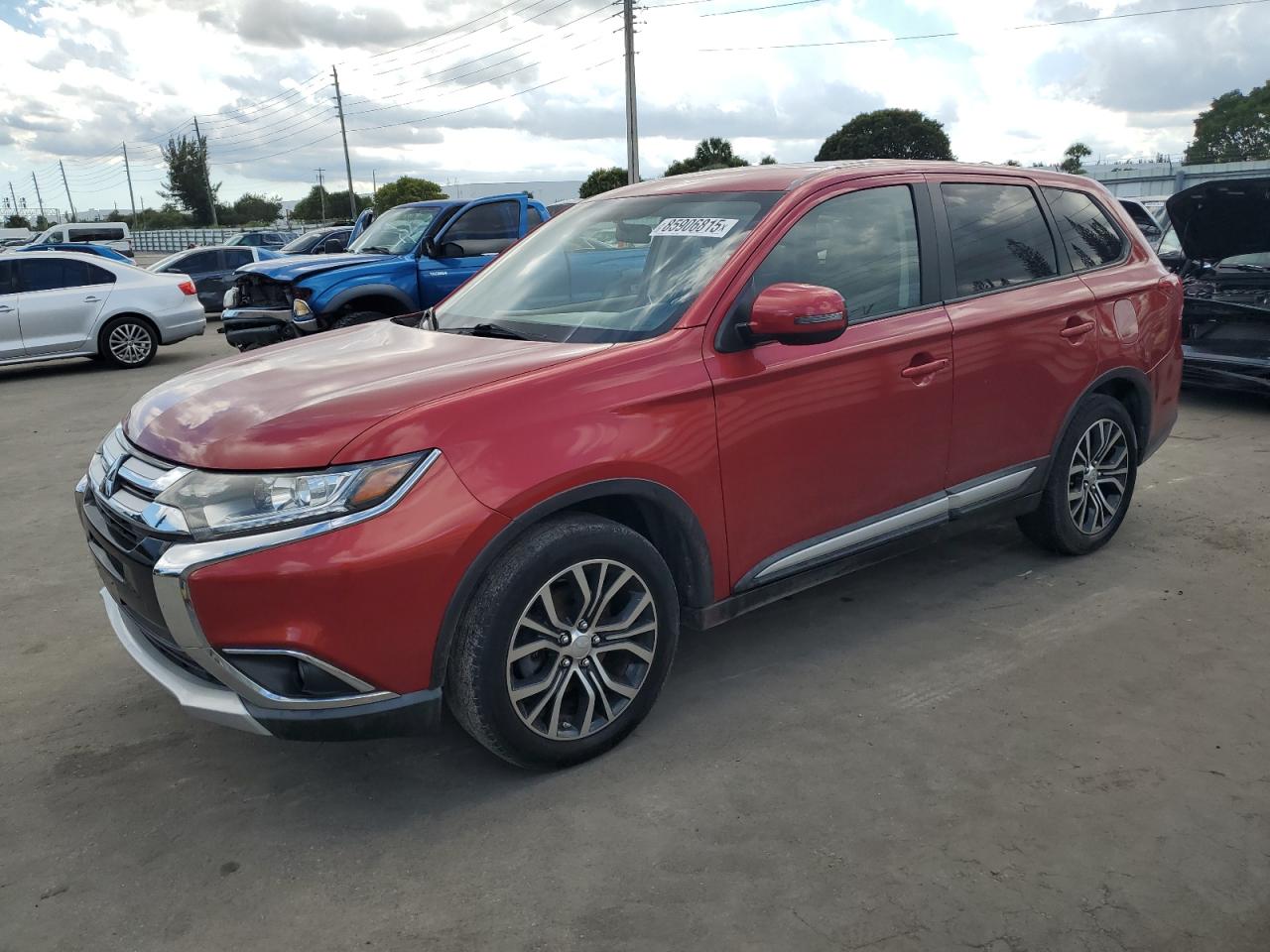MITSUBISHI OUTLANDER 2016