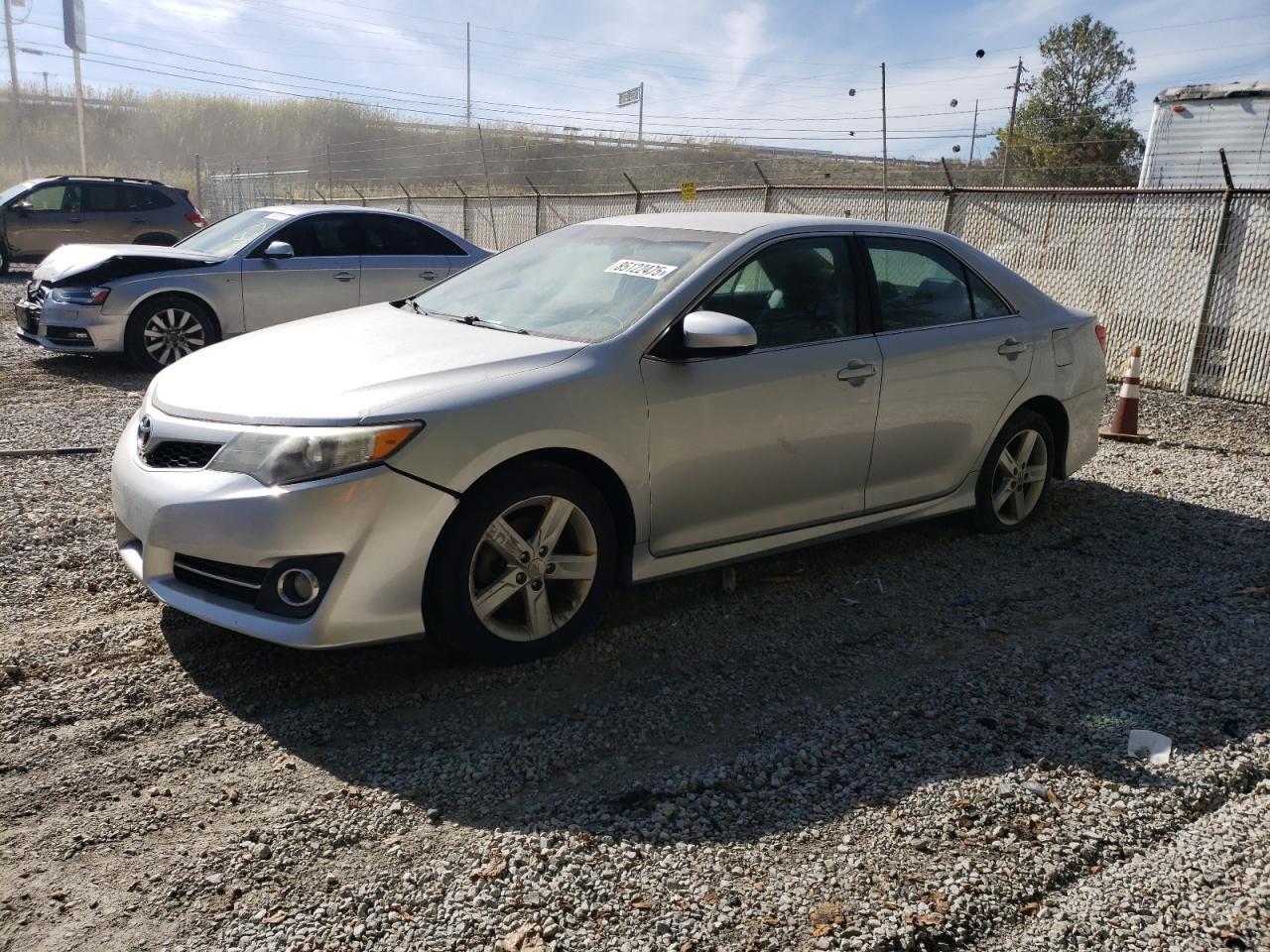 TOYOTA CAMRY 2012