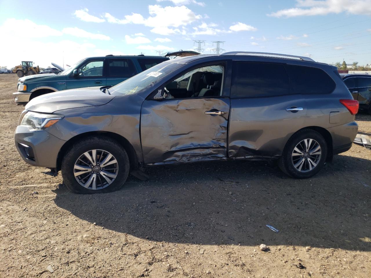 NISSAN PATHFINDER 2017