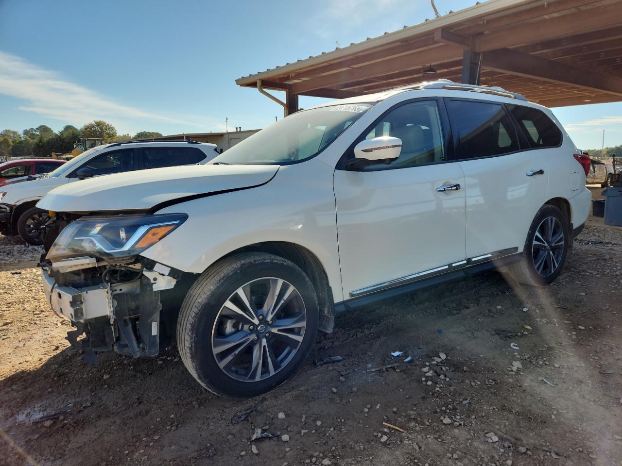 NISSAN PATHFINDER 2019