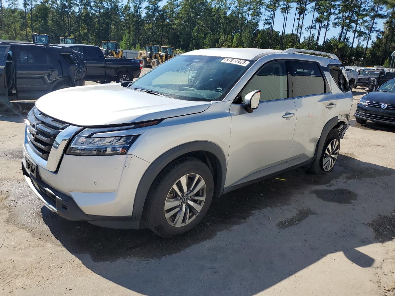 NISSAN PATHFINDER 2023