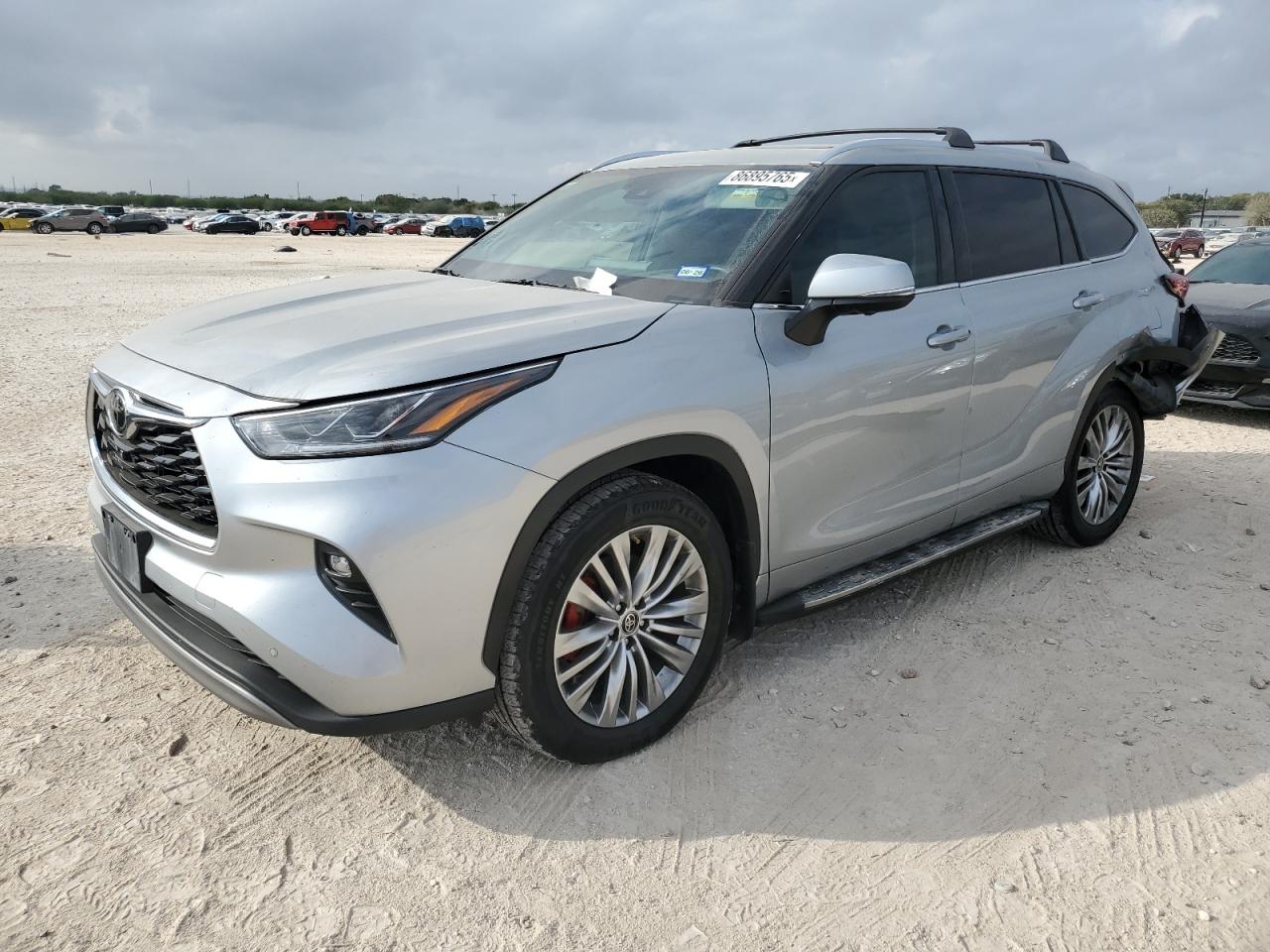 TOYOTA HIGHLANDER 2023