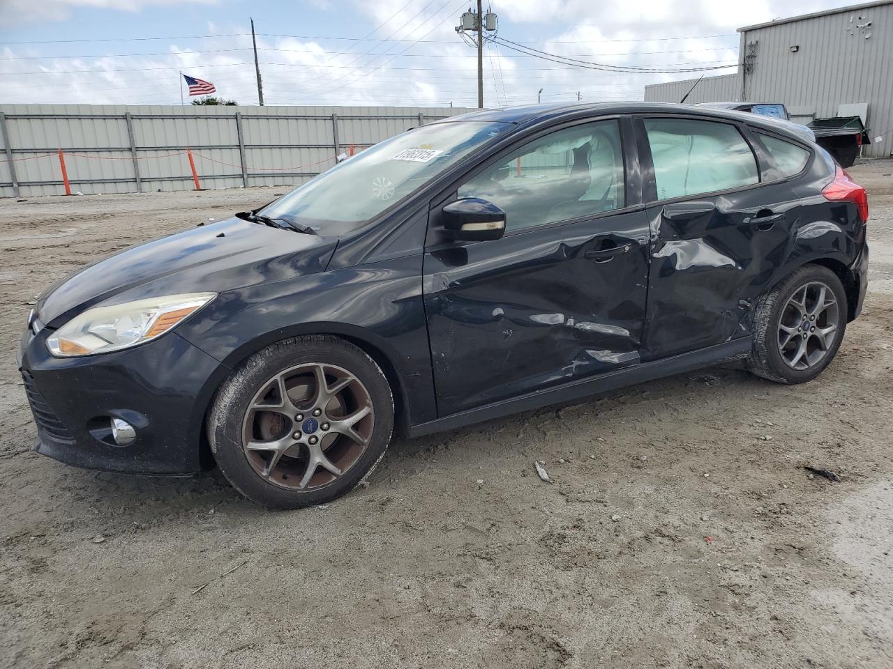 FORD FOCUS SE 2014
