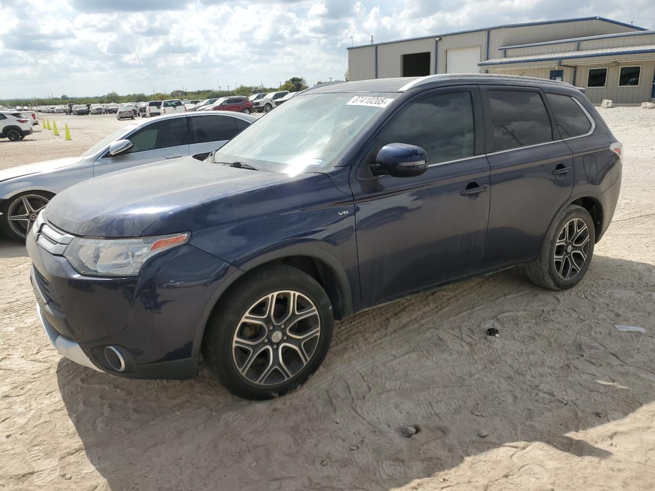 MITSUBISHI OUTLANDER 2015
