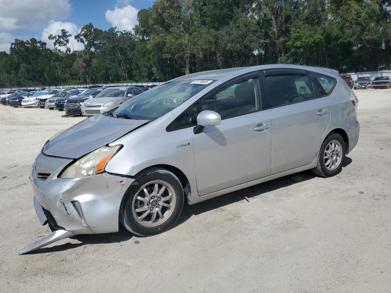 TOYOTA PRIUS V 2013