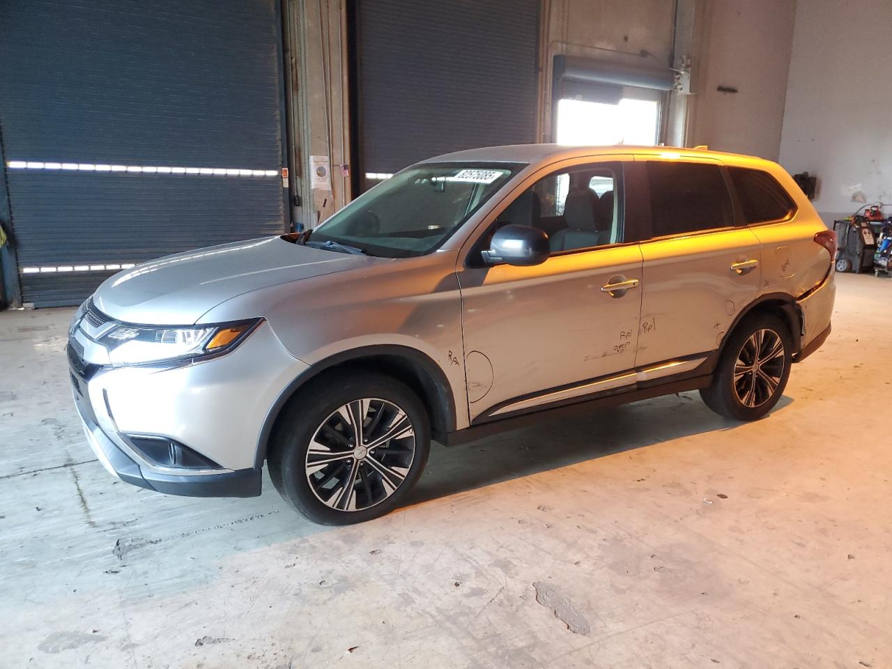 MITSUBISHI OUTLANDER SE 2019
