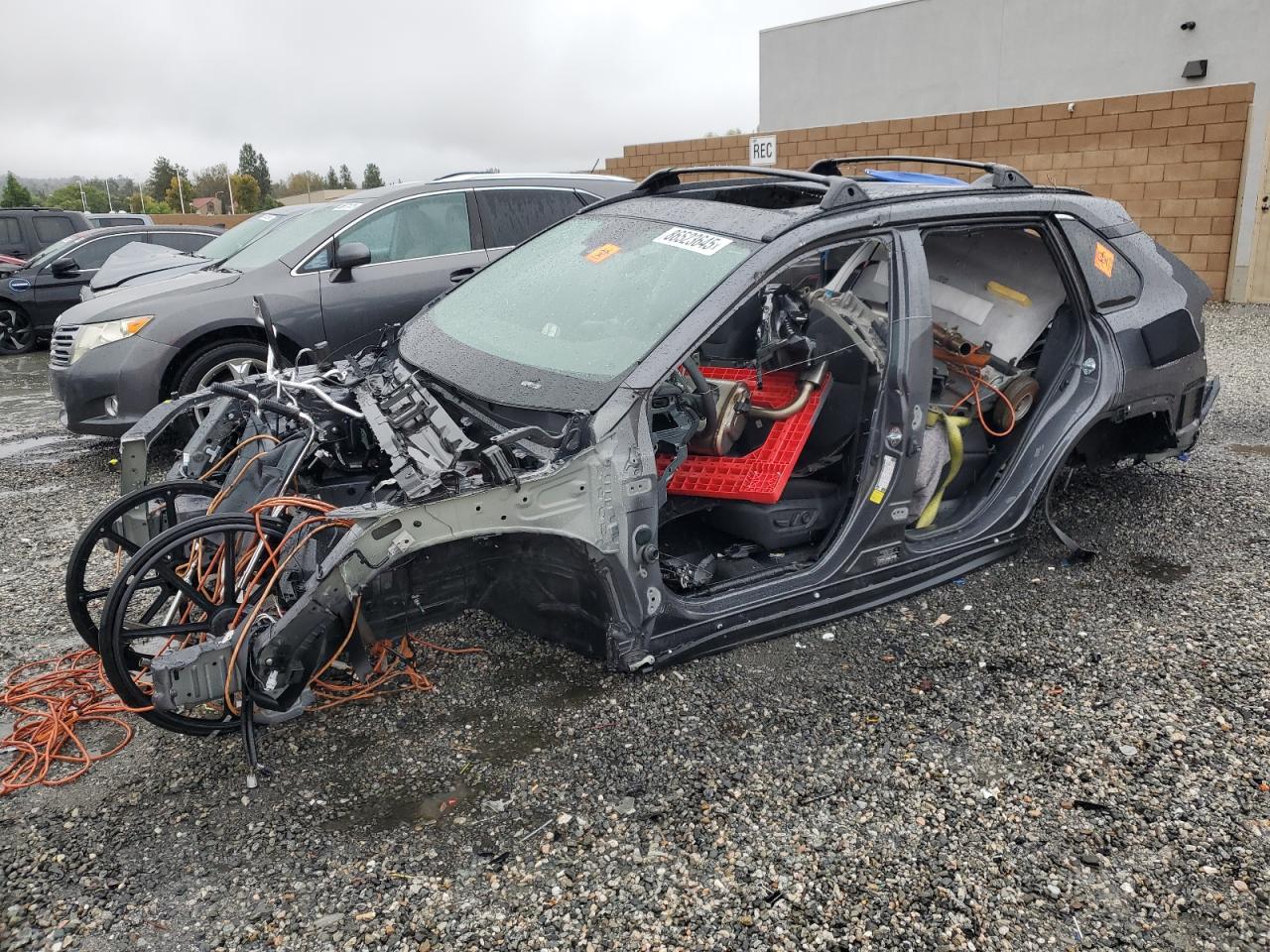 TOYOTA RAV4 XLE 2025