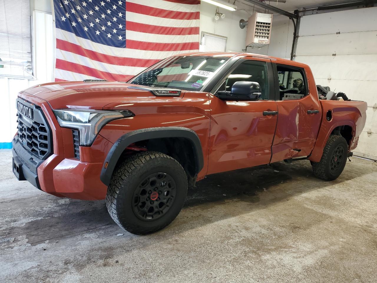TOYOTA TUNDRA 2024