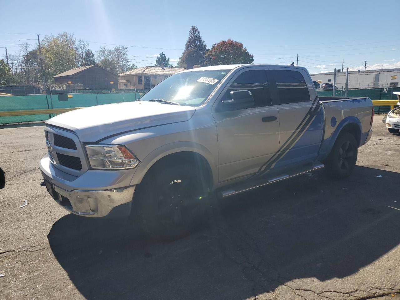 RAM 1500 SLT 2015