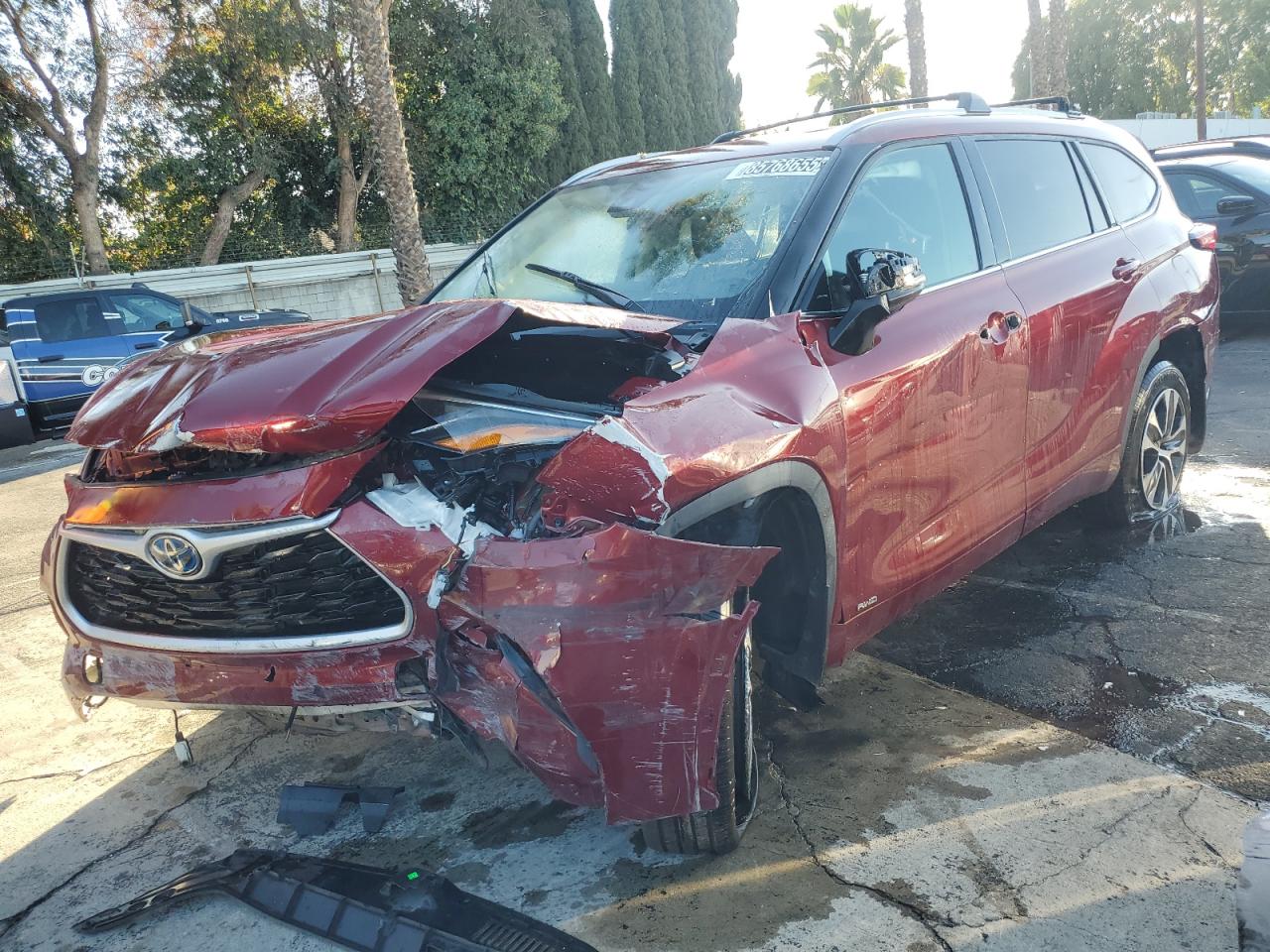 TOYOTA HIGHLANDER HYBRID XLE 2022