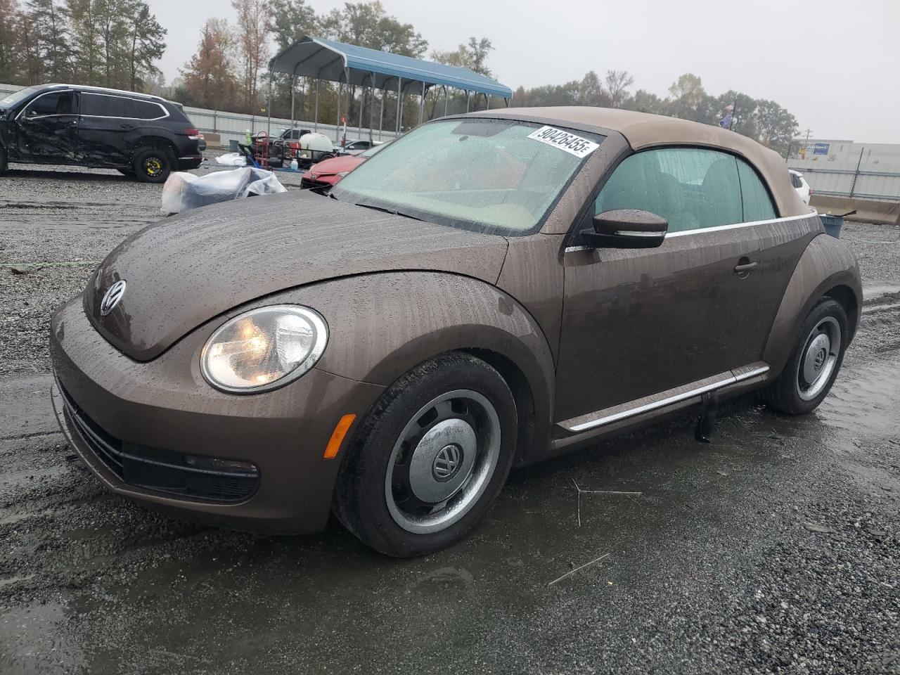 VOLKSWAGEN BEETLE 2013