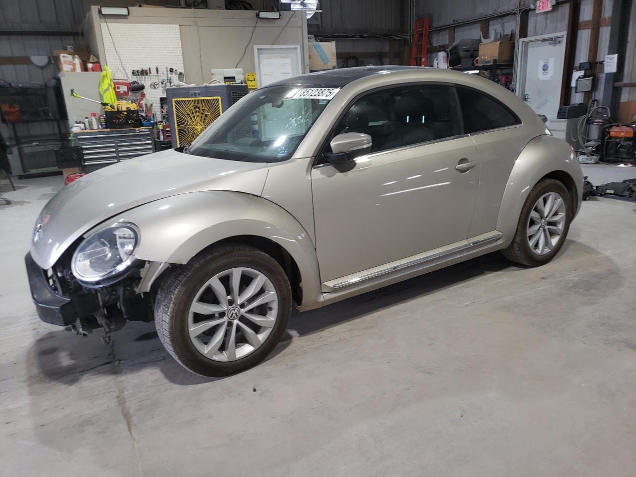 VOLKSWAGEN BEETLE 2013
