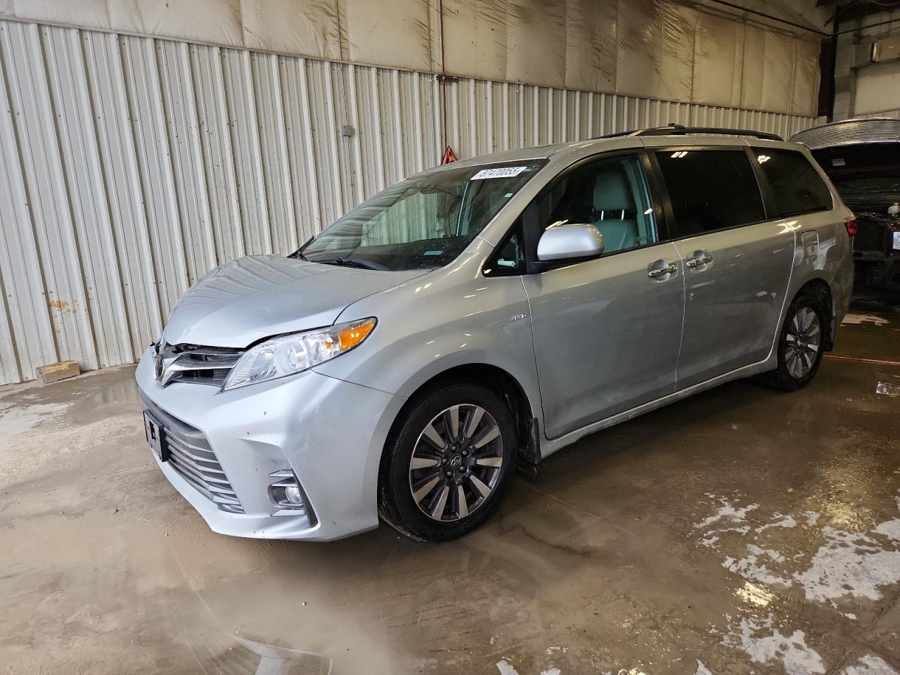 TOYOTA SIENNA 2019