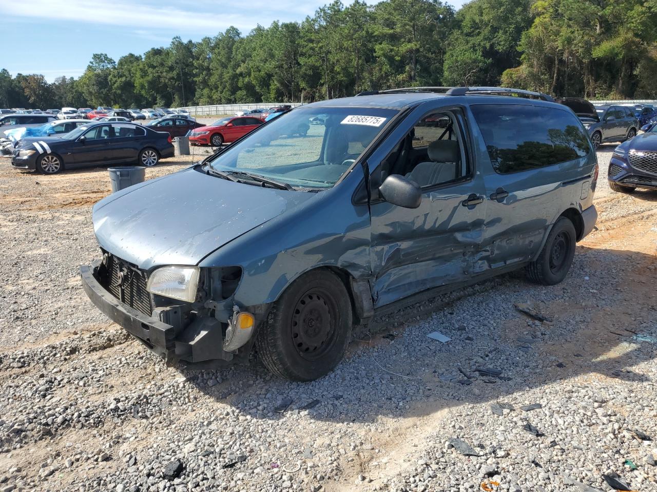 TOYOTA SIENNA LE 2000