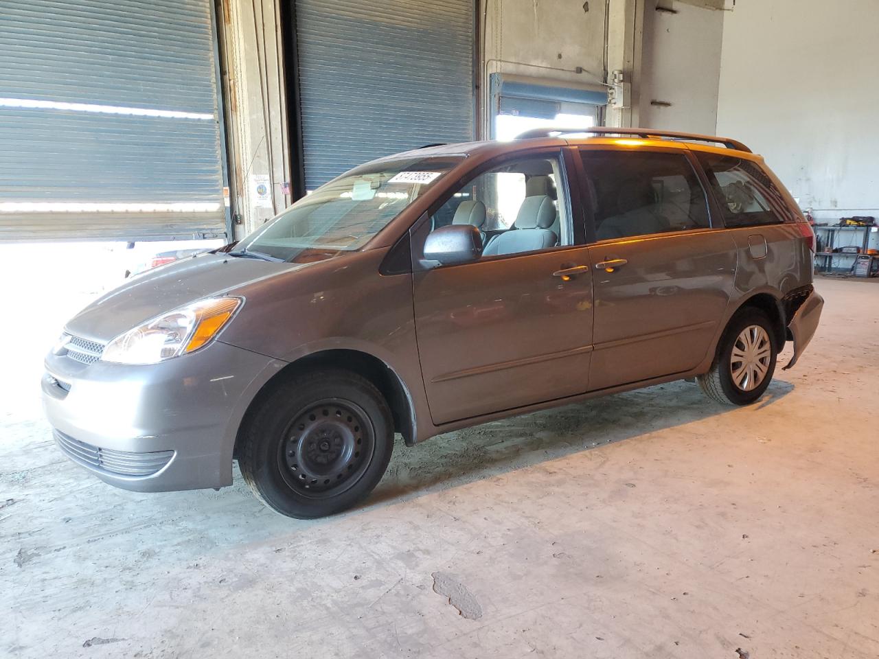 TOYOTA SIENNA CE 2004
