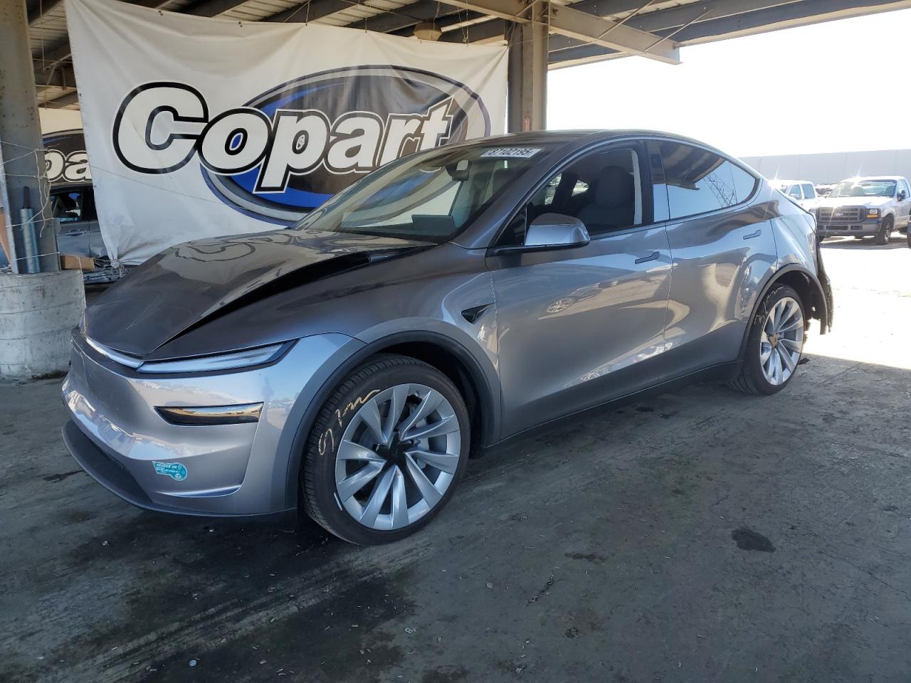 TESLA MODEL Y 2026