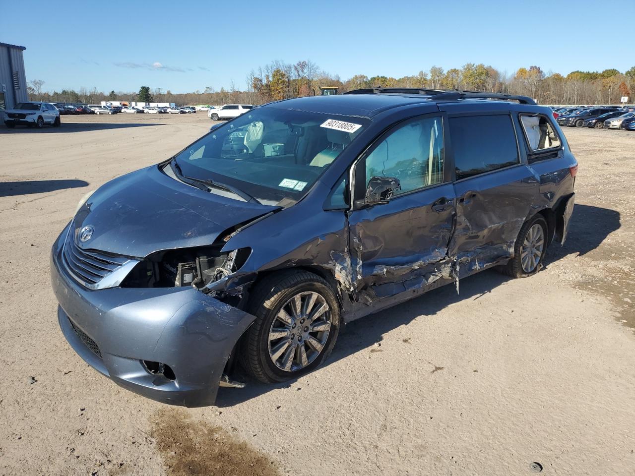 TOYOTA SIENNA LE 2015