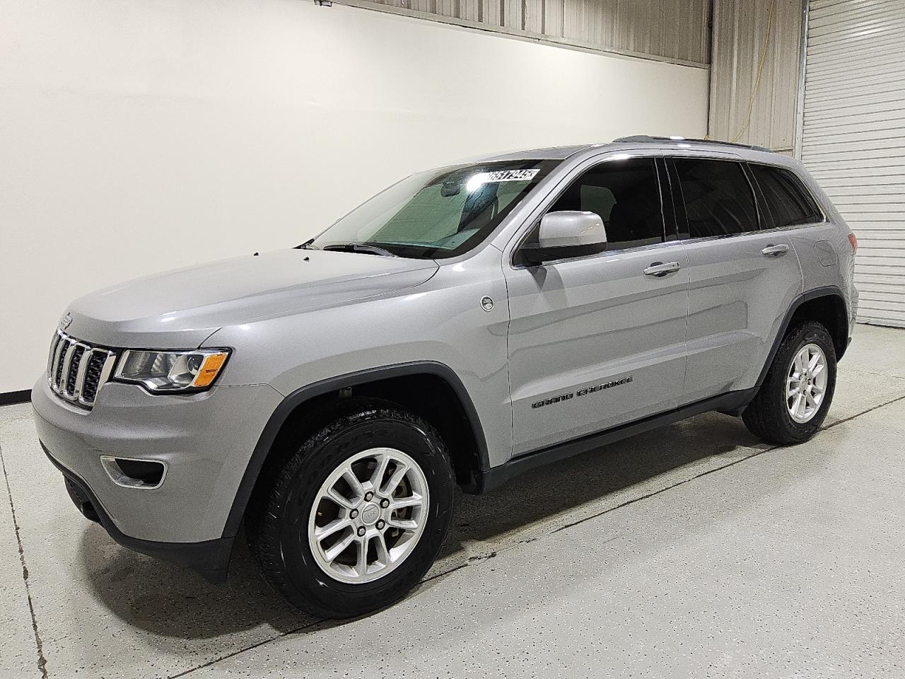 JEEP GRAND CHEROKEE LAREDO 2020