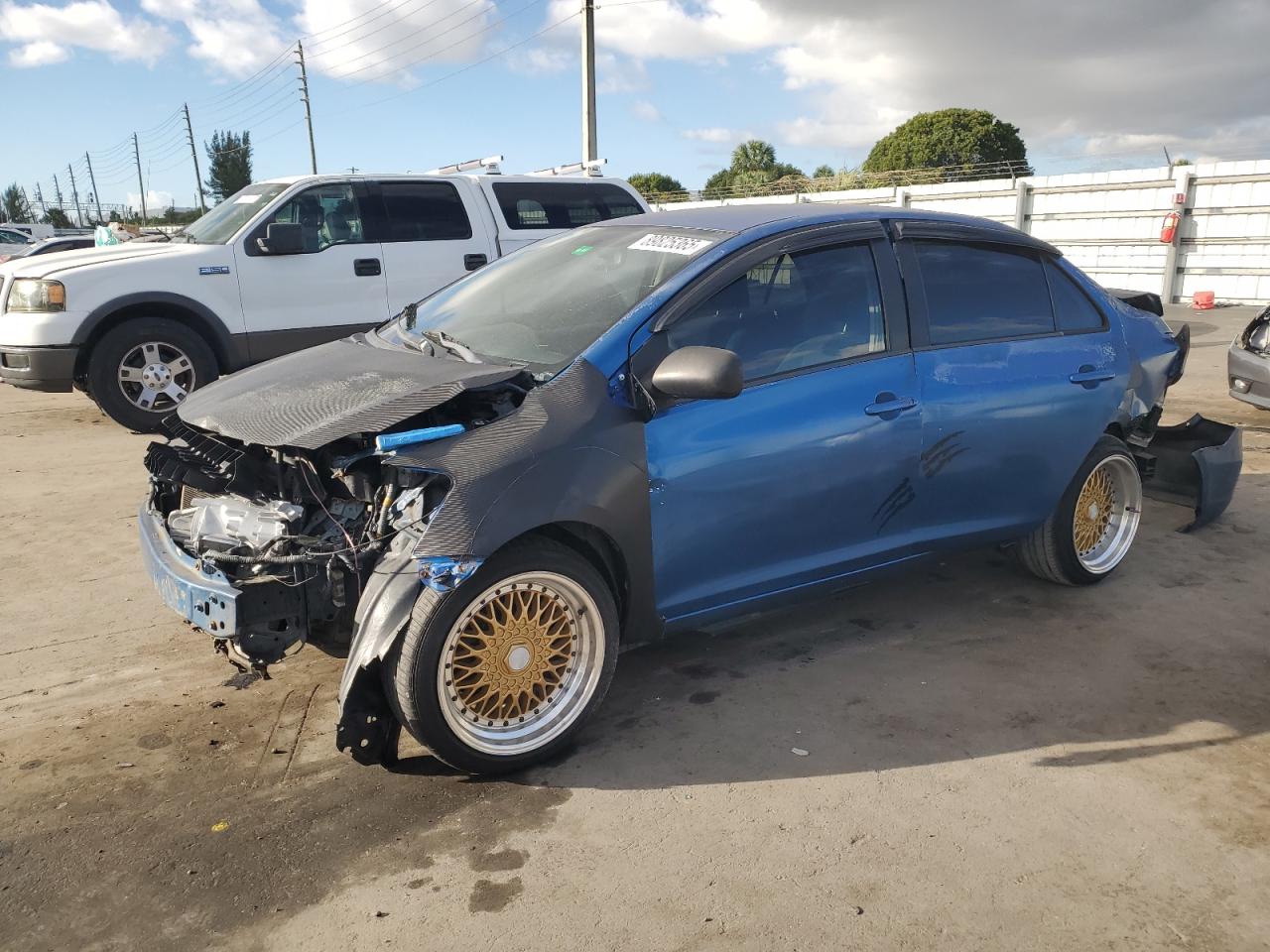 TOYOTA YARIS 2009