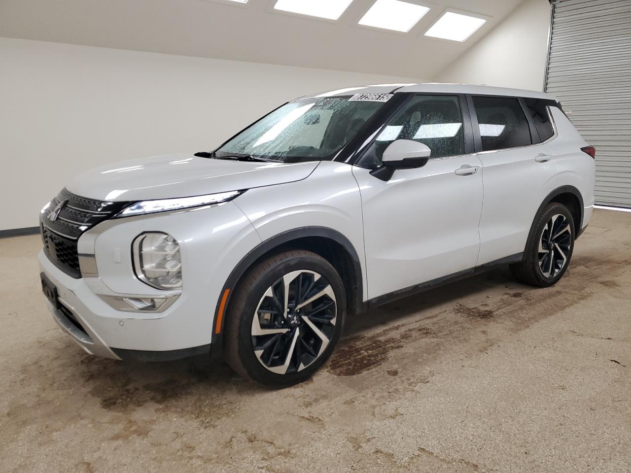 MITSUBISHI OUTLANDER 2023