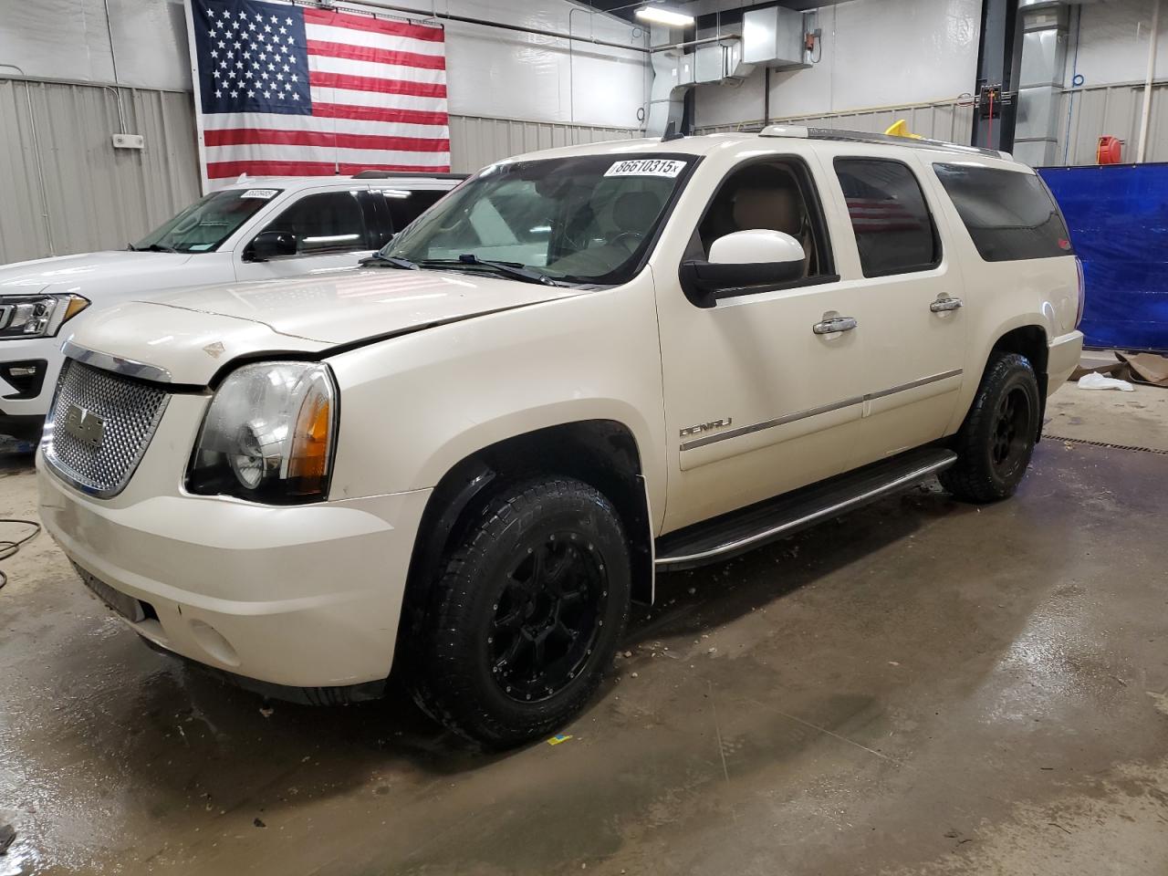 GMC YUKON XL D 2013