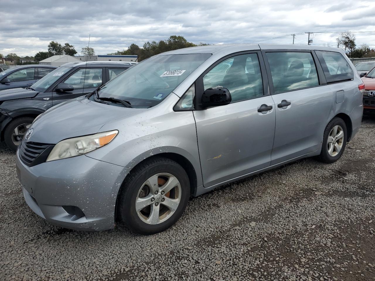 TOYOTA SIENNA 2013