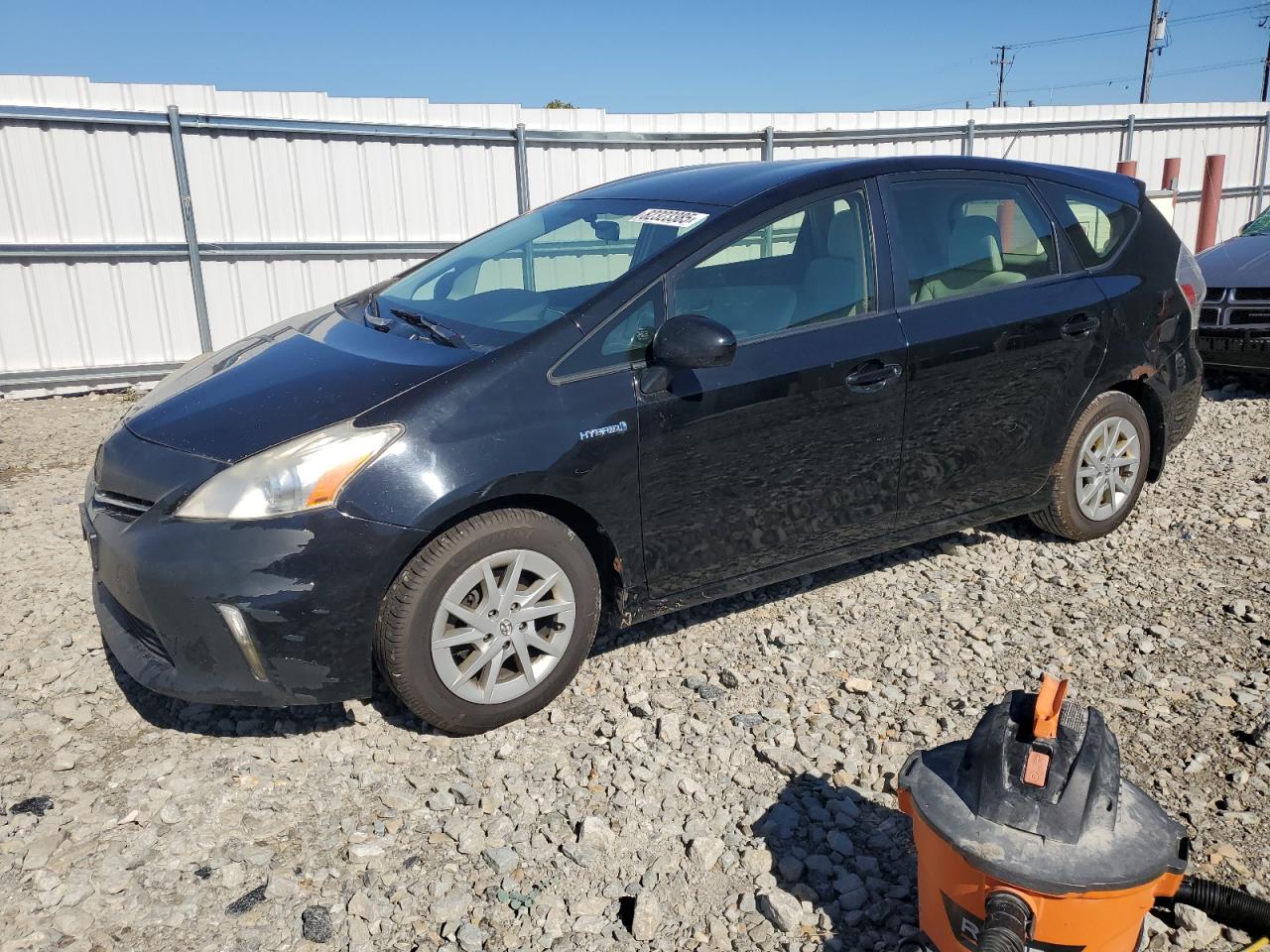 TOYOTA PRIUS V 2012