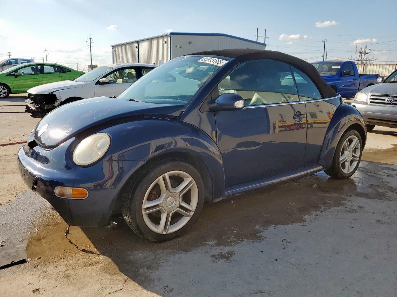 VOLKSWAGEN NEW BEETLE 2004