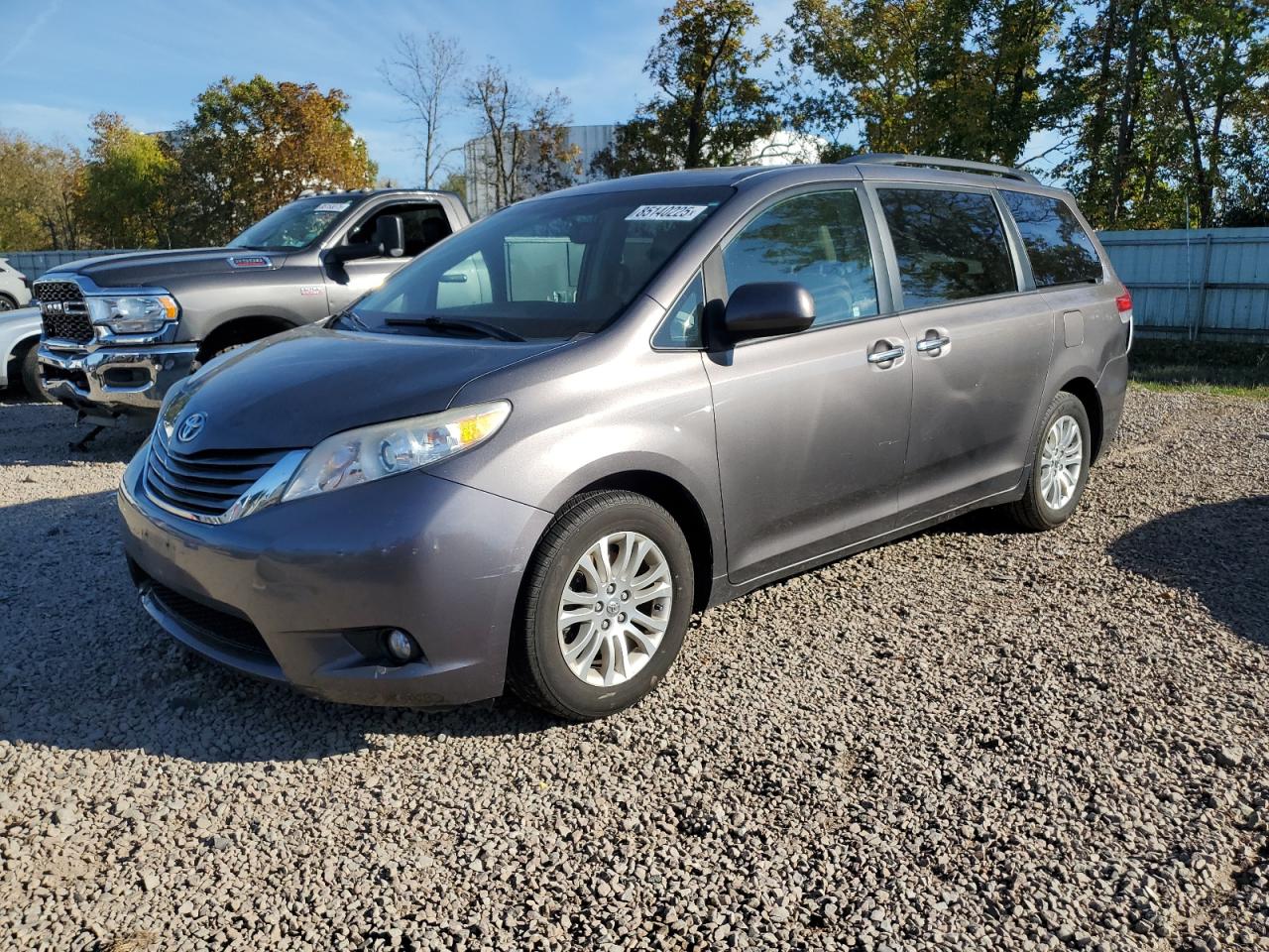 TOYOTA SIENNA XLE 2014