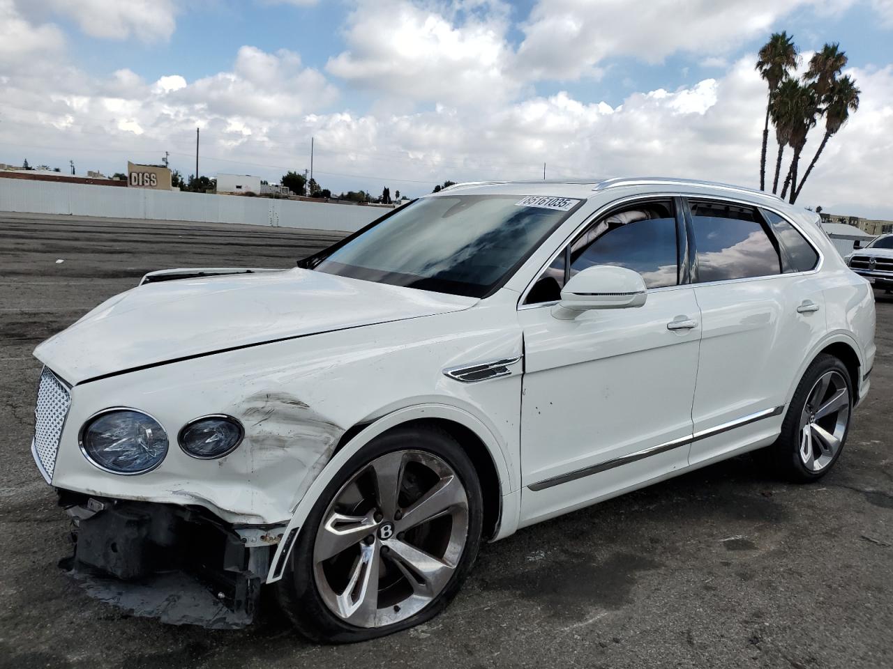 BENTLEY BENTAYGA 2023