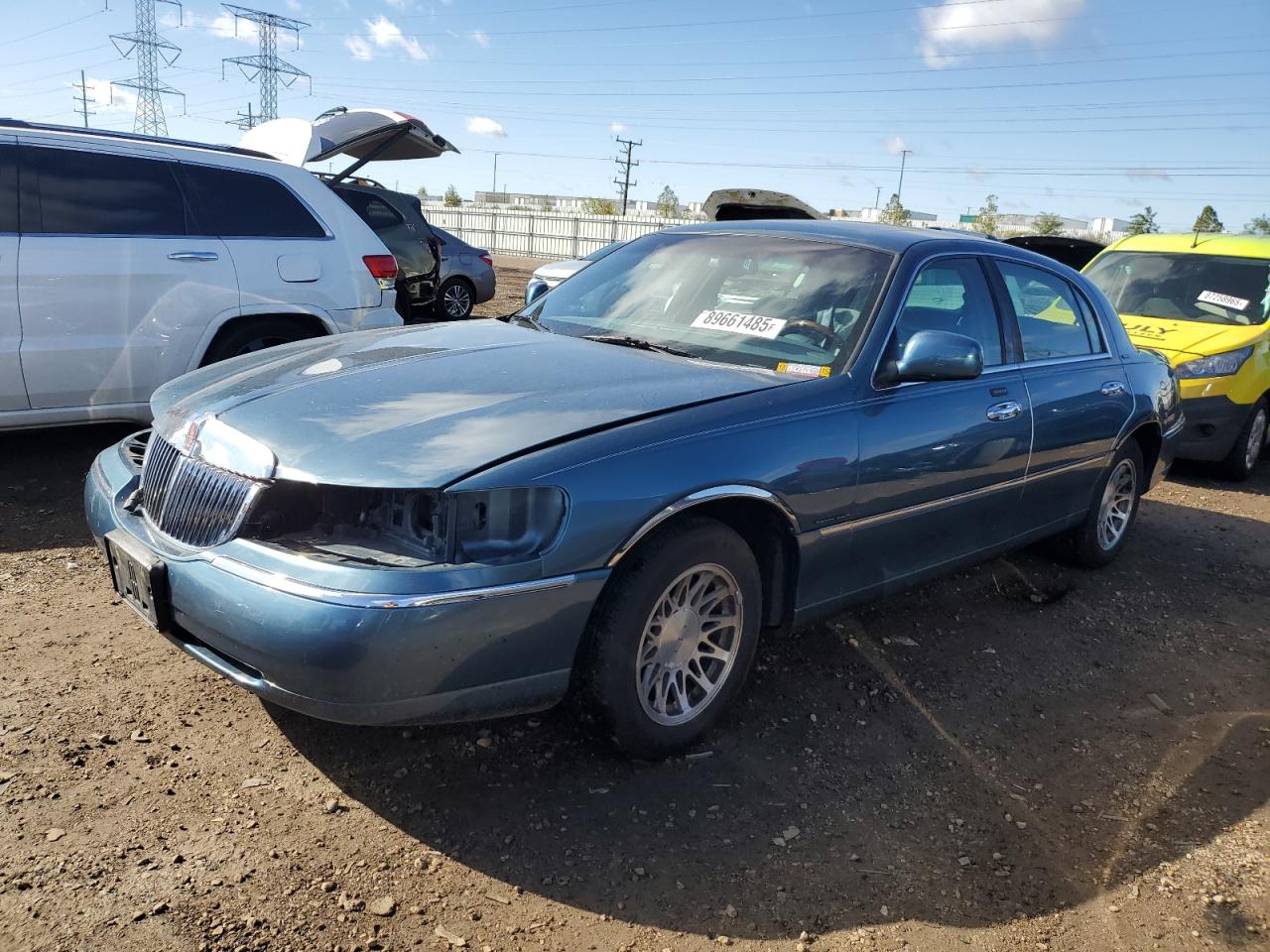 LINCOLN TOWN CAR 2001