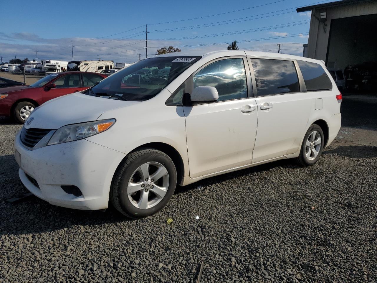 TOYOTA SIENNA BAS 2011