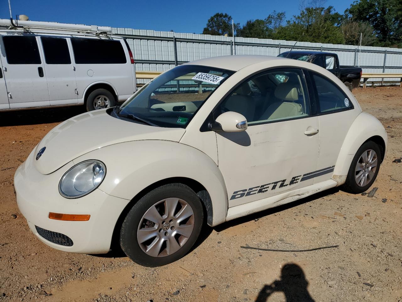 VOLKSWAGEN NEW BEETLE 2009