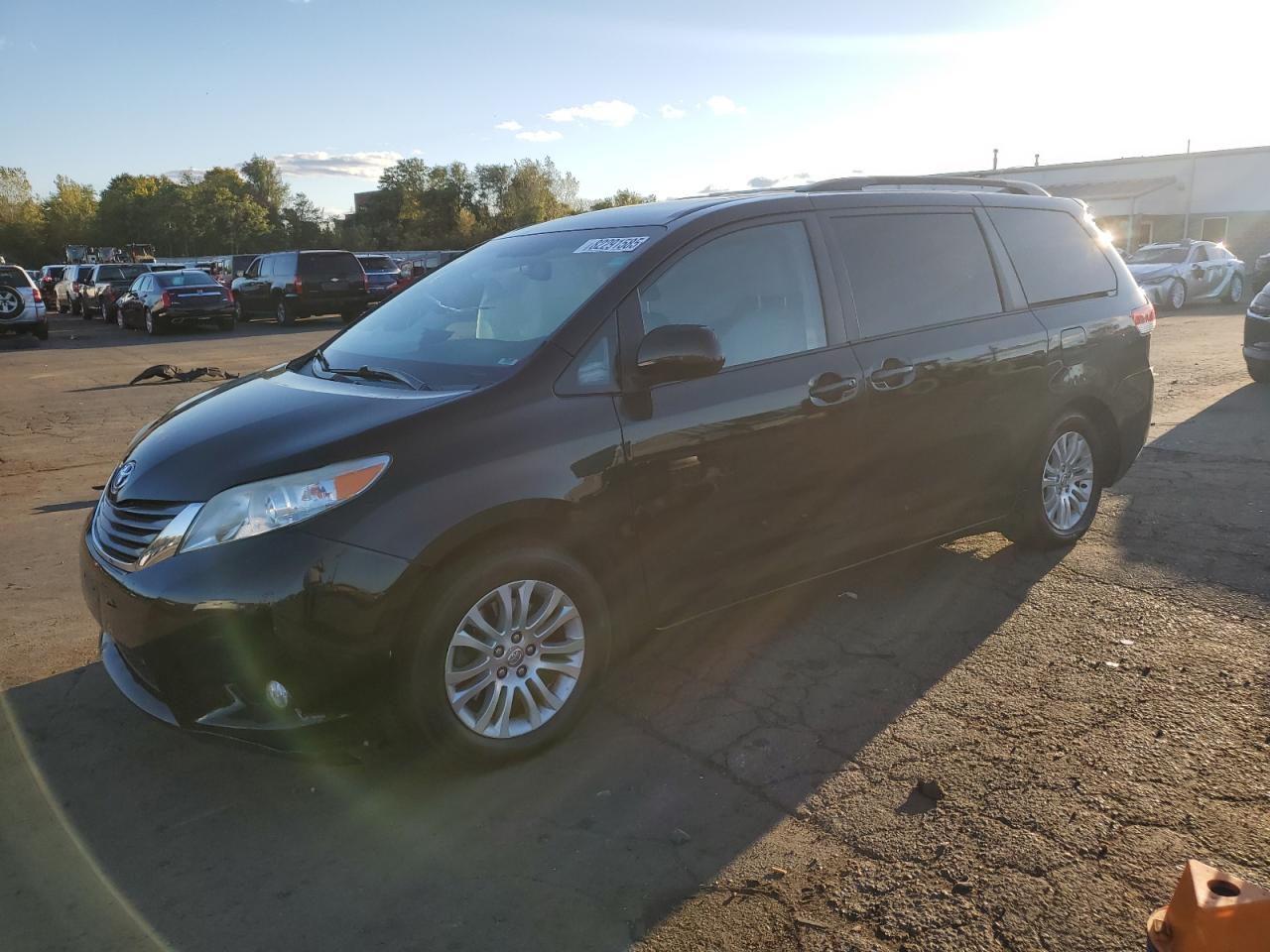 TOYOTA SIENNA XLE 2014