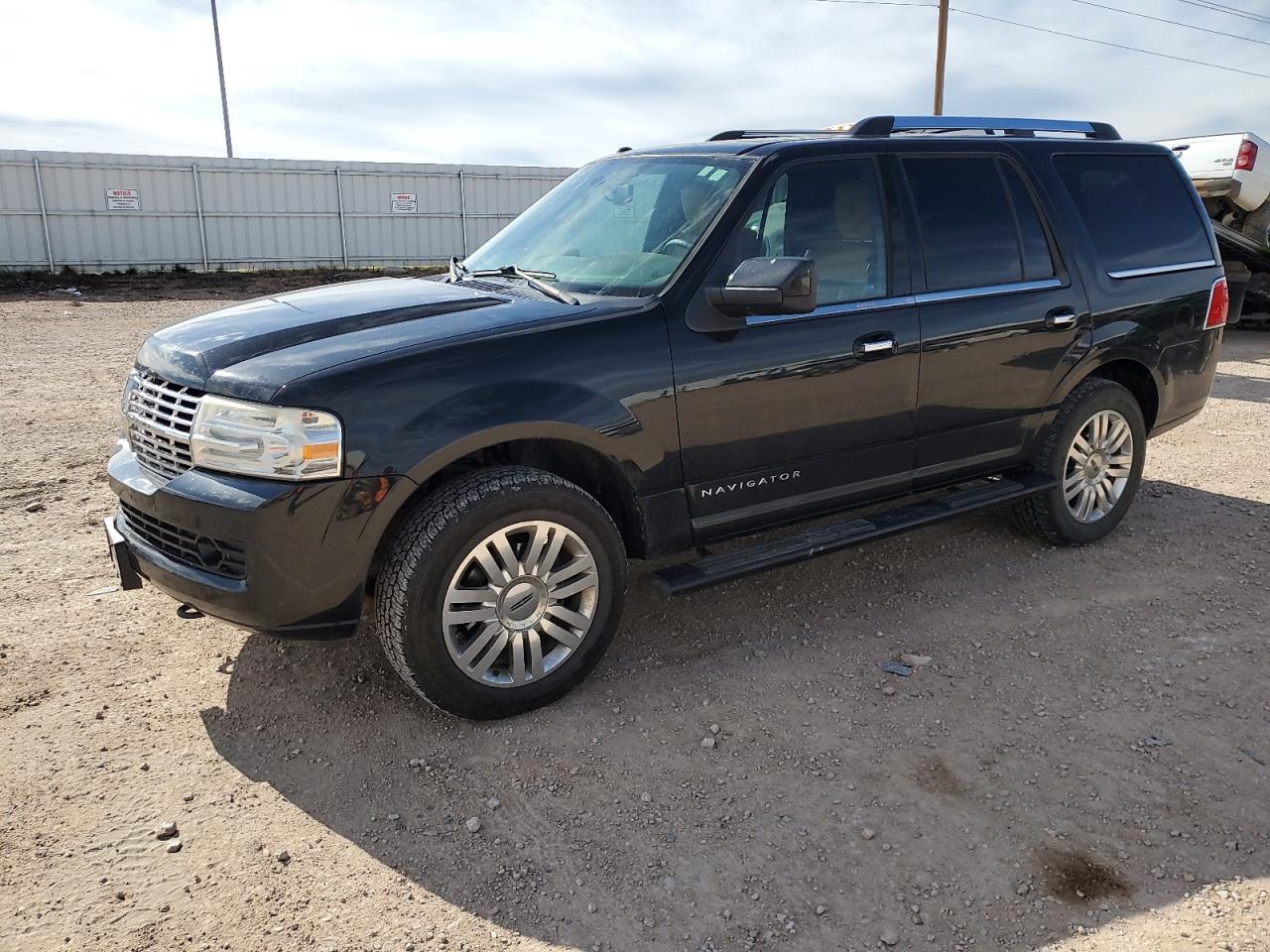 LINCOLN NAVIGATOR 2011