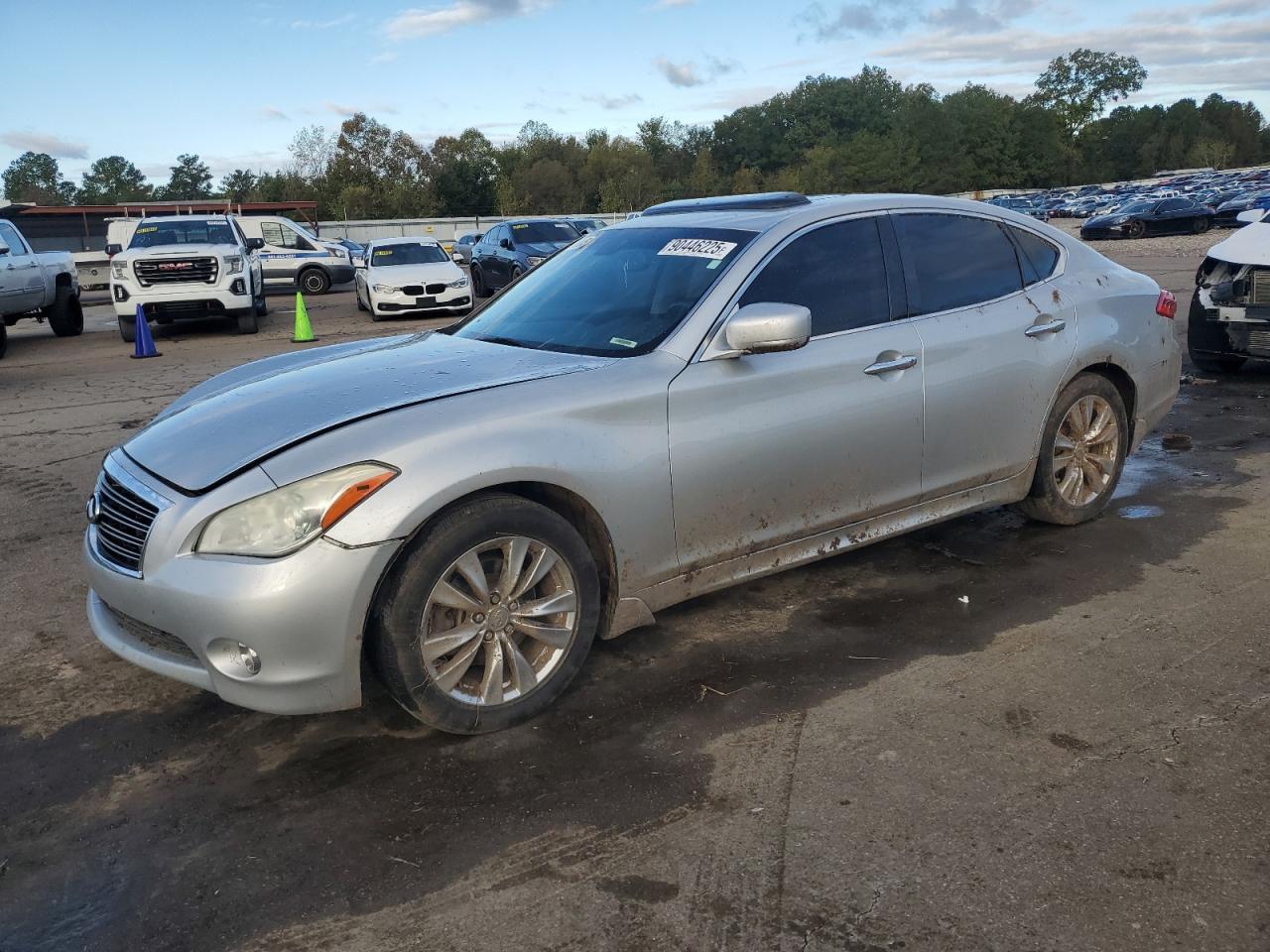 INFINITI M37 2011