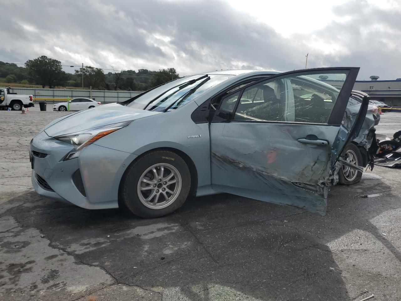 TOYOTA PRIUS 2018