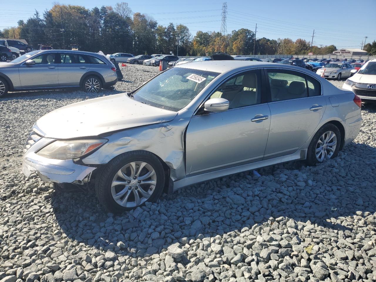 HYUNDAI GENESIS 3. 2012