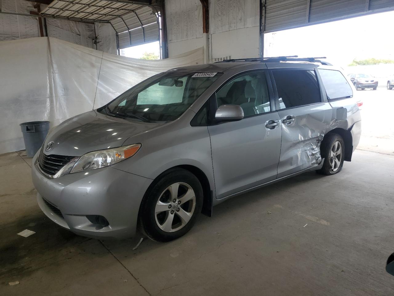TOYOTA SIENNA LE 2014